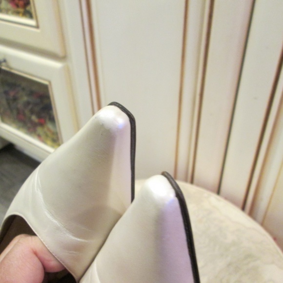 Stuart Weiztman women's satin pearl pump pointy shoes Sz 9 - Picture 10 of 16